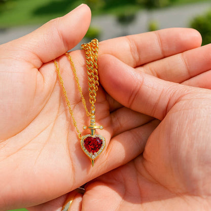 COLLAR DE CORAZON Y ESPADA