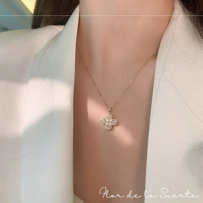 COLLAR TREBOL DE LA SUERTE GIRATORIO