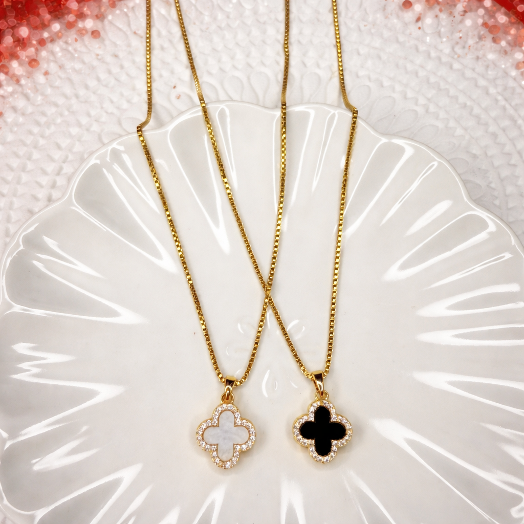 COLLAR TREBOL DOBLE USO NEGRO Y BLANCO (Estilo VAN CLEEF)